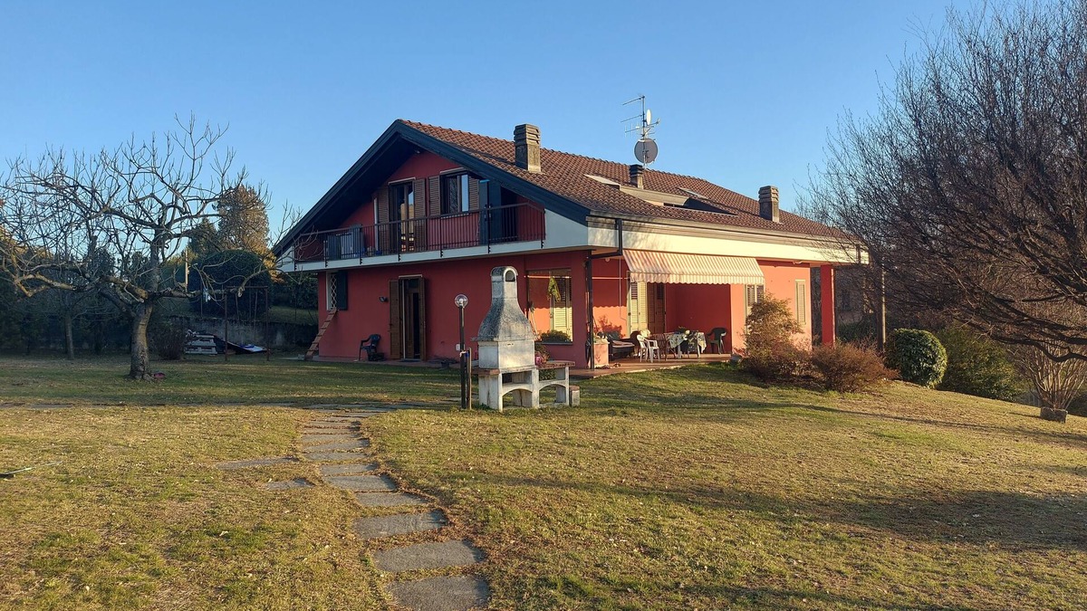 Biella Apartment | DETACHED APARTMENT IN SINGLE HOUSE