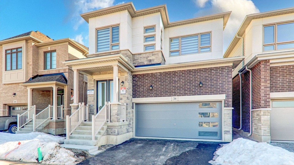 Barrie House | Detached Brand New Modern Home In South Barrie with H+ME Technology