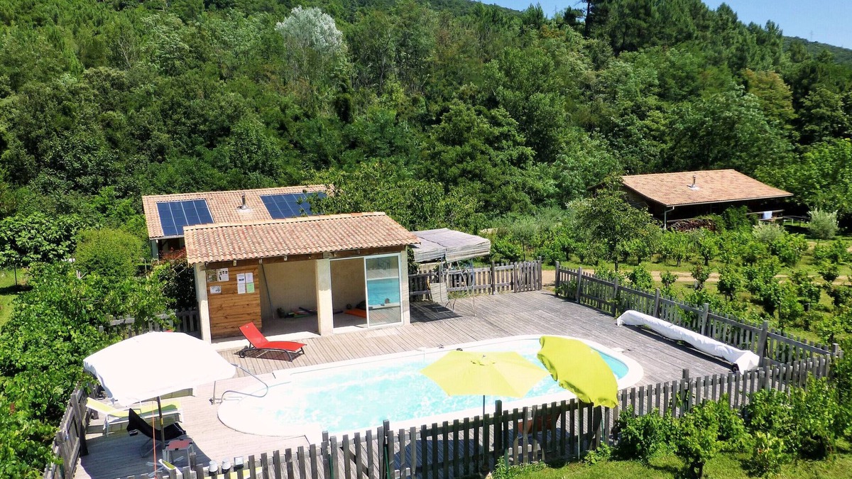 Le Martinet Cottage | Detached Cévennes chalet, Swimming pool, Quiet, large garden, Many activities.