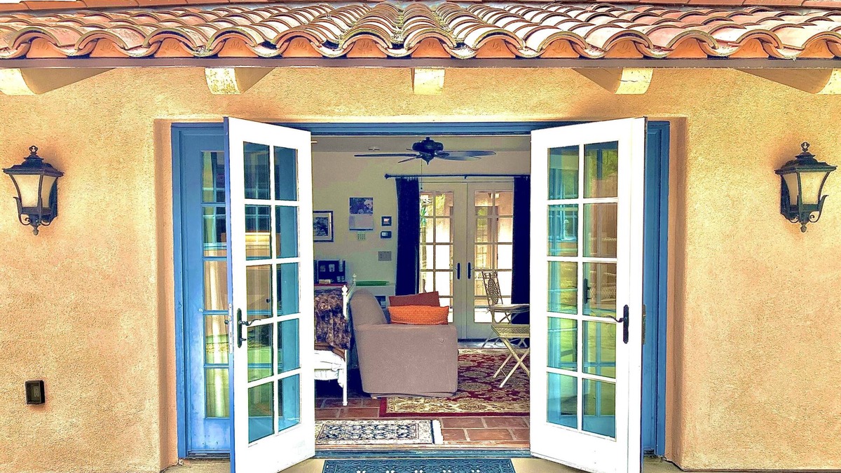 Covenant Cottage | Detached casita in gated property. Family and pet friendly.