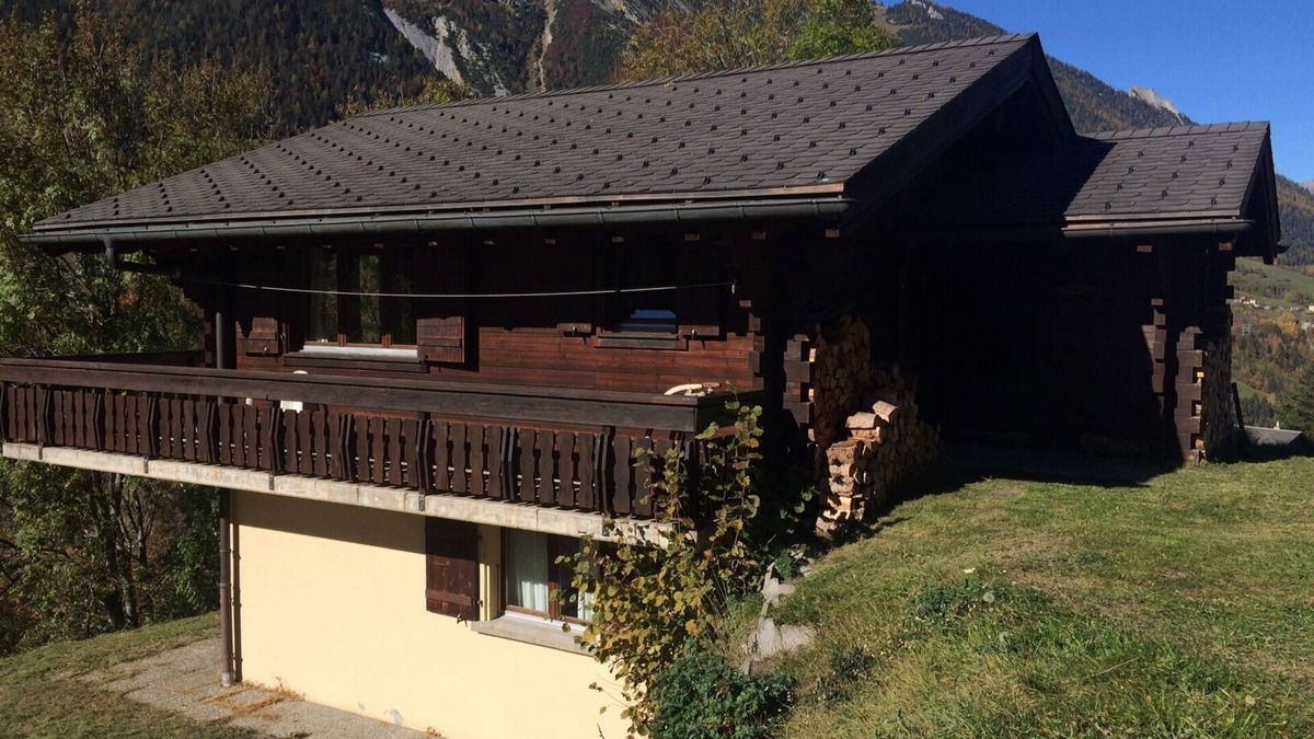 Orsieres Ski Chalet | Detached chalet in rural setting with superb views. Pets welcome!
