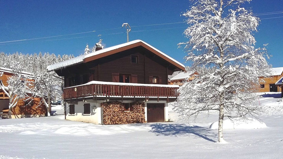 Lamoura Ski Chalet | Detached chalet, very well located in a very quiet set of 29 chalets.