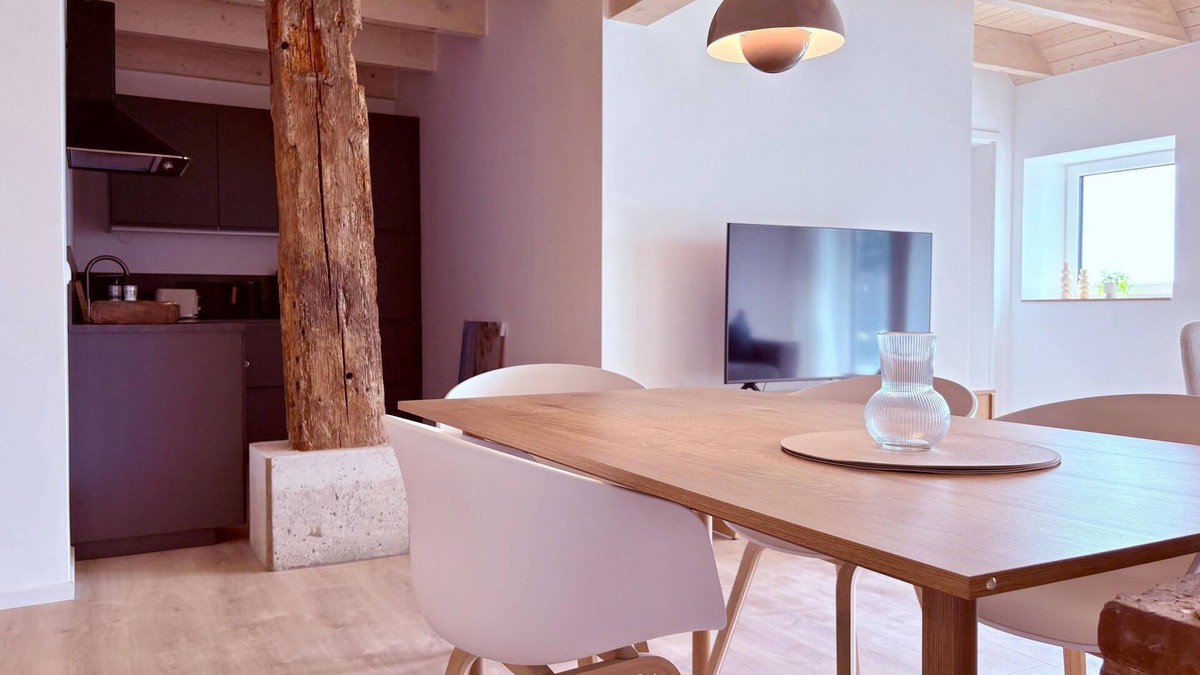 Altfunnixsiel Apartment | Detached, family-friendly Gulfhof with terrace and large garden in Wi