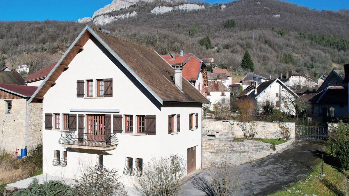 Mouthier-Haute-Pierre House | Detached house in picturesque village with beautiful view.