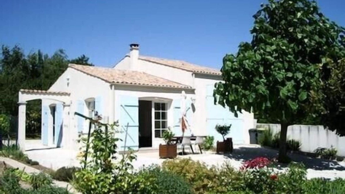 Meschers-sur-Gironde House | Detached house very quiet garden in Meschers property in town center