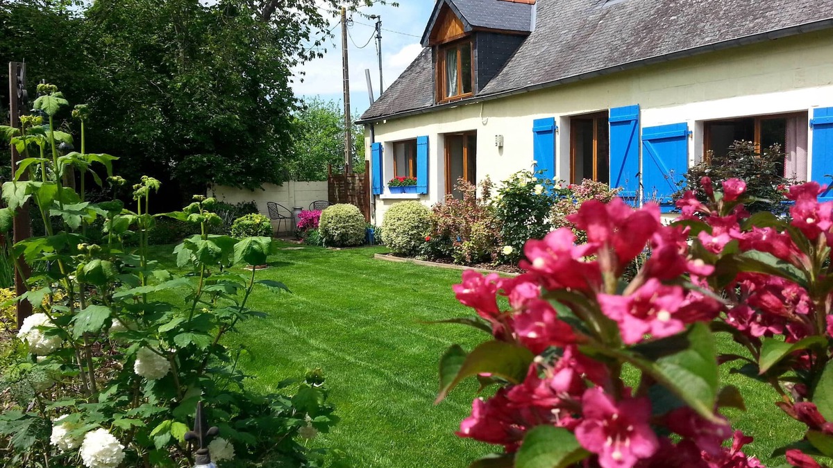 Vieux-Viel Cottage | Detached Holiday house in the bay of Mont Saint Michel. Animals welcome.