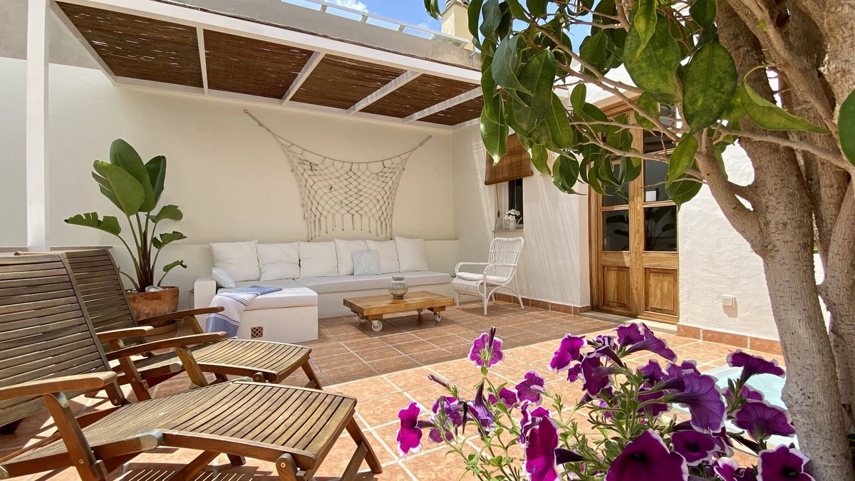 El Terreno House | Detached house in Palma. Private Patio and Terrace