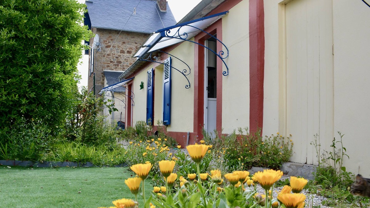 Courtoisville-Sillon-Moka House | Detached house close to all stores and the beach 7 minutes walk
