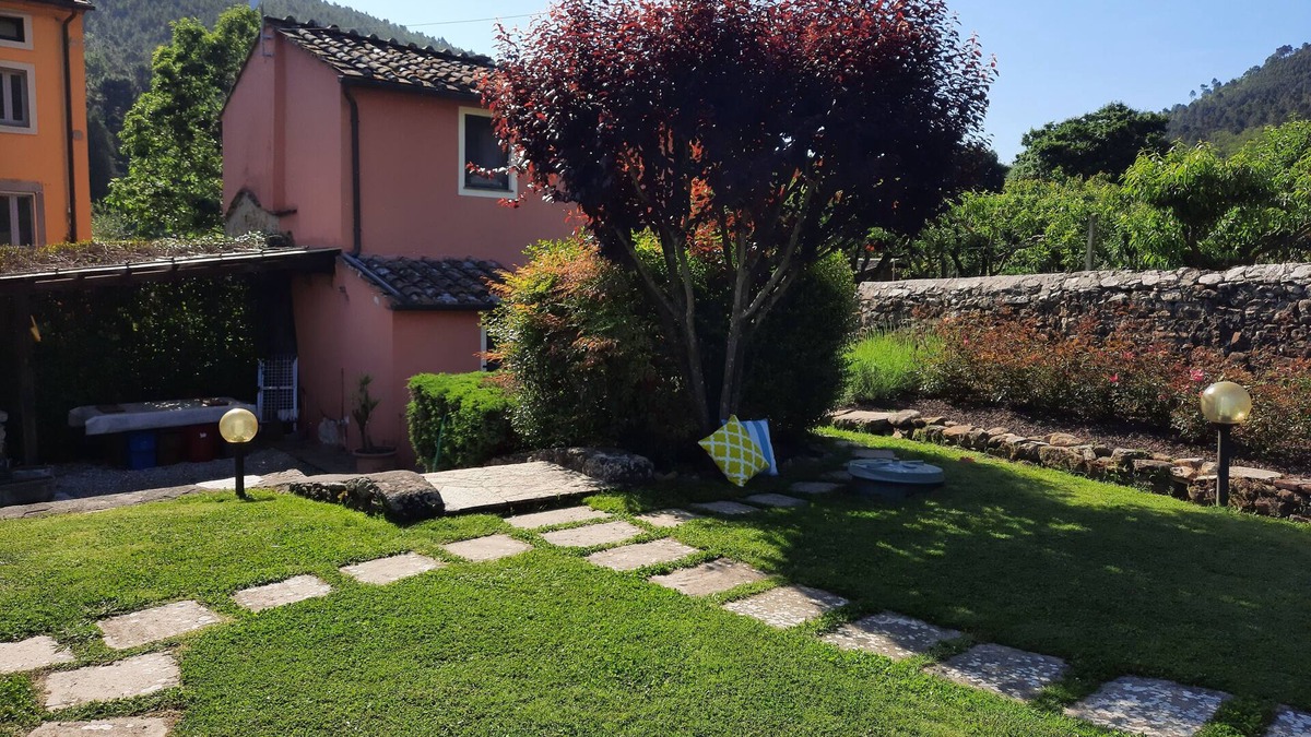 SantʼAndrea di Compito House | Detached house for 4 people in the green Tuscan hills 7 km from Lucca