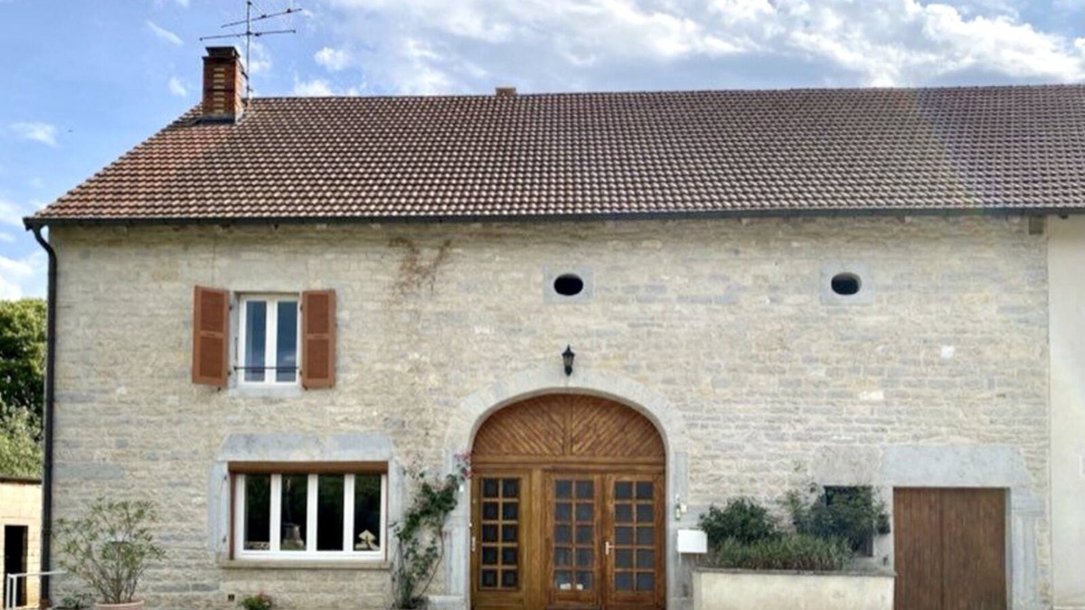 Nogna House | Detached house in the heart of the Jura mountains - Terrace plot - ENTIRELY enclosed - Very quiet
