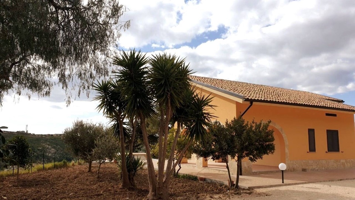 Montallegro Villa | Detached house near the sea and the land