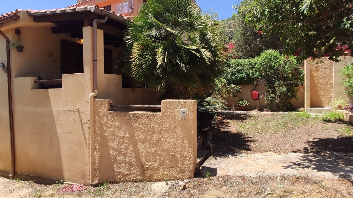 Solanas Villa | Detached house, on private property