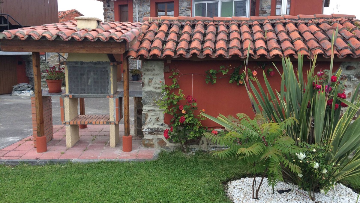 San Pedro de la Ribera House | Detached house, parking and farm