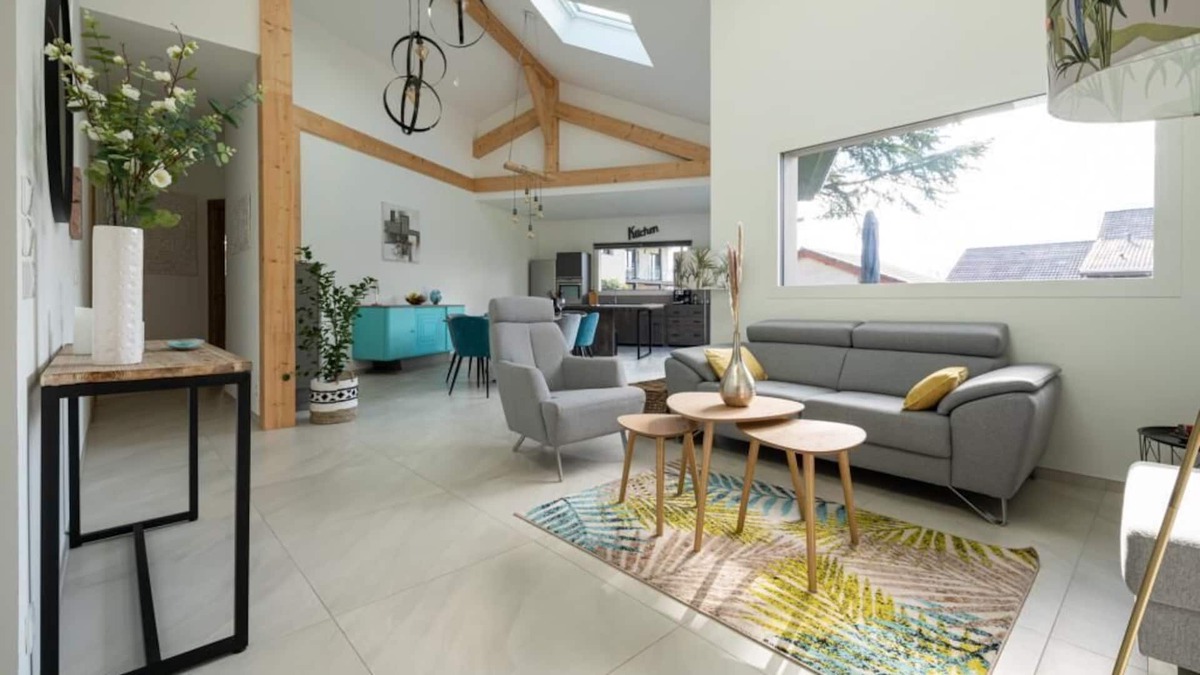 Bonne House | Detached house sleeps 6