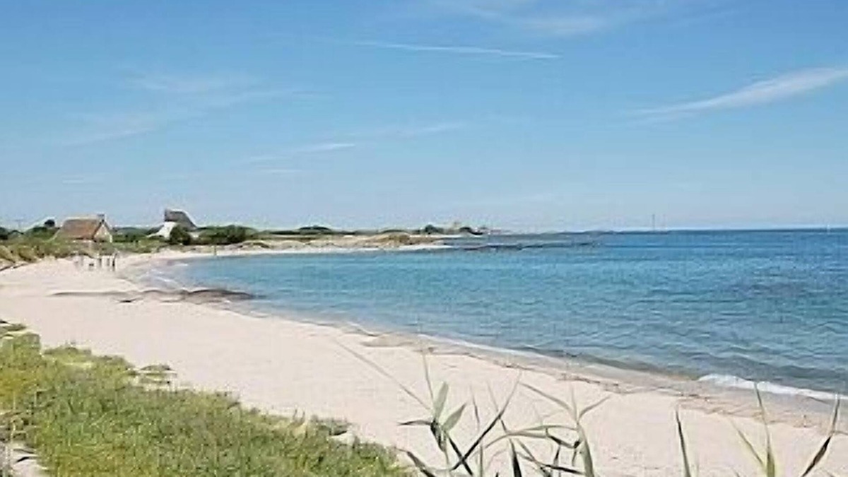 Barfleur House | Detached House with secure walled garden in the centre of beatiful Barfleur