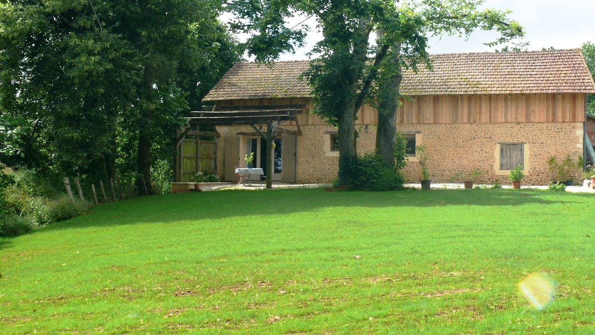 La Douze House | Detached house with shaded terrace, large plot, quiet.