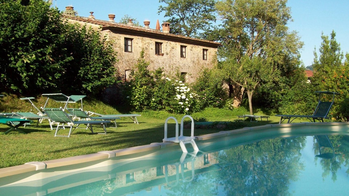 Nocchi Villa | Detached house with swimming pool and private garden in Tuscany between Lucca and the sea