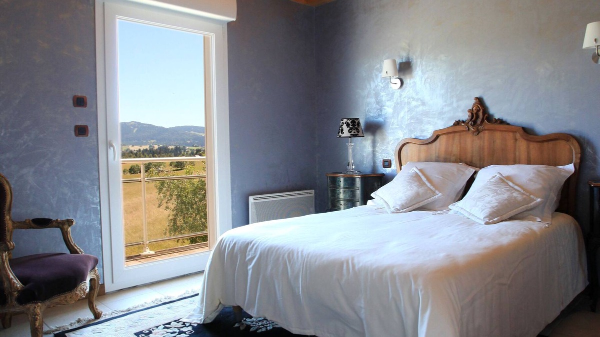 Premanon House | Detached house with unobstructed view of Les Rousses.