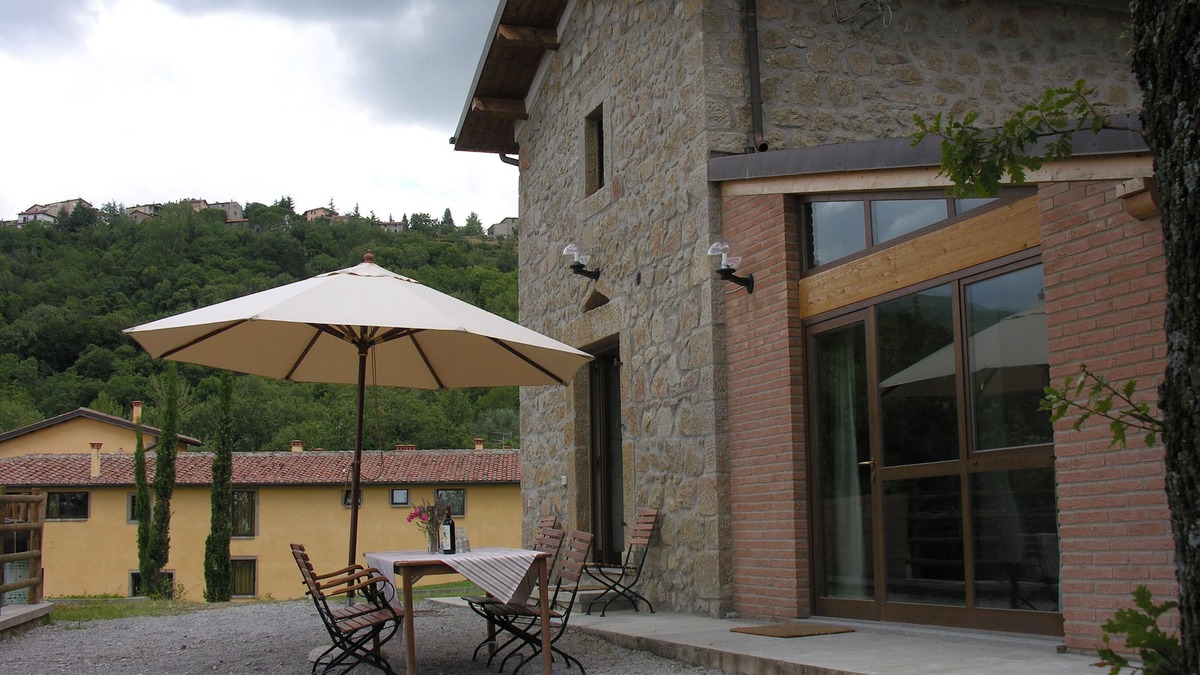 Castel del Piano House | Detached rustico on a beautiful country estate with pool and tennis court