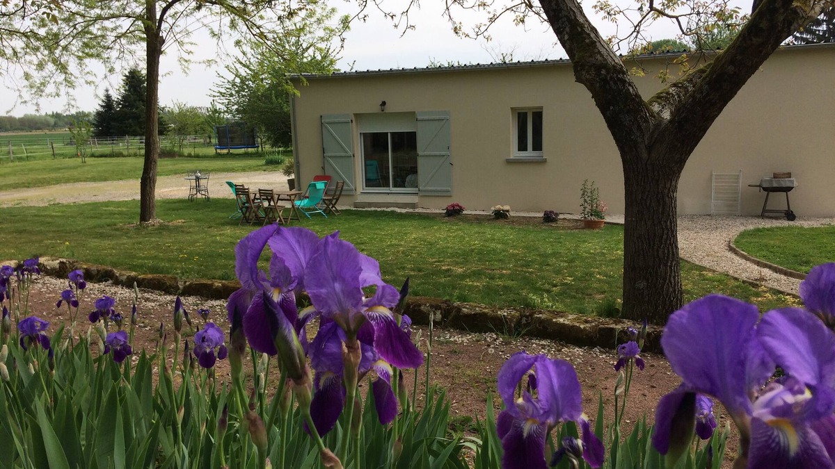 Savonnieres Cottage | Detached single-storey apartment on private property