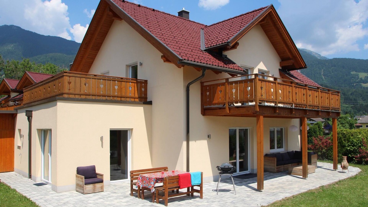 Kotschach-Mauthen Villa | Detached, spacious villa (180m2) directly at the ski slope and swimming pool.