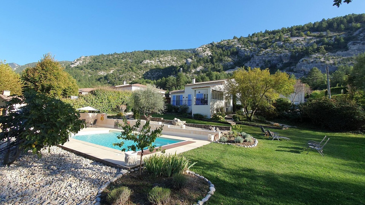 Beaumont-du-Ventoux House | Detached villa, 1500sqm garden landscape, picturesque view, pool 10x5m