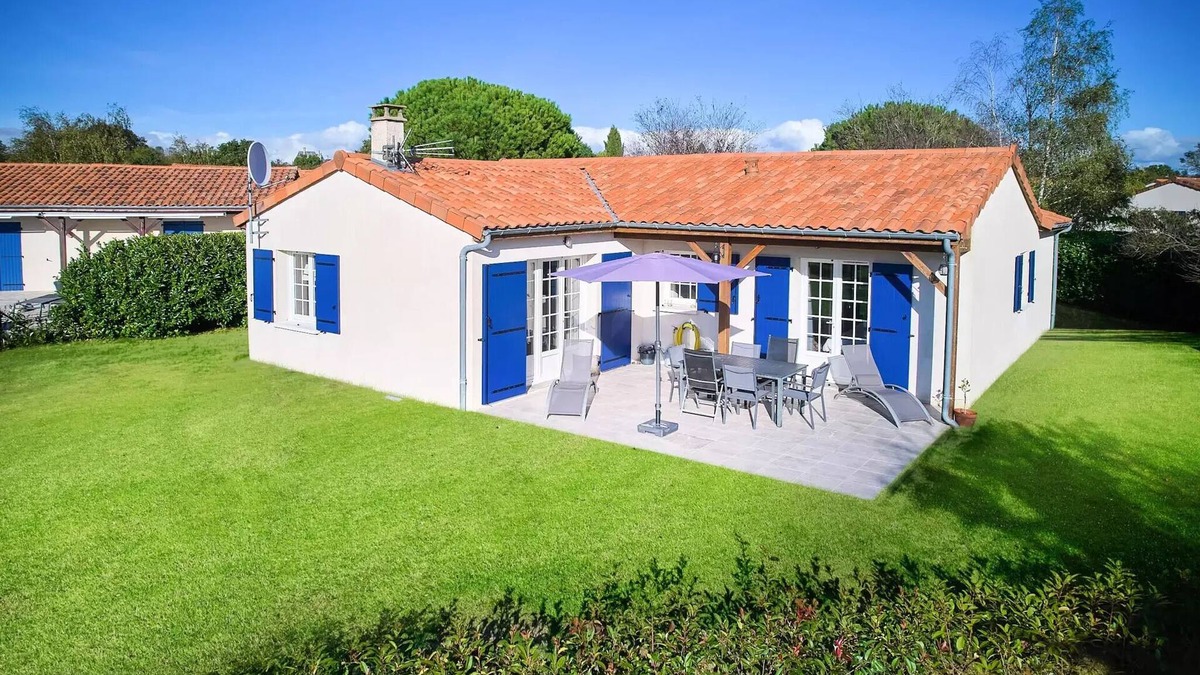Vasles Villa | Detached villa, 2 bathrooms, sleeps 6