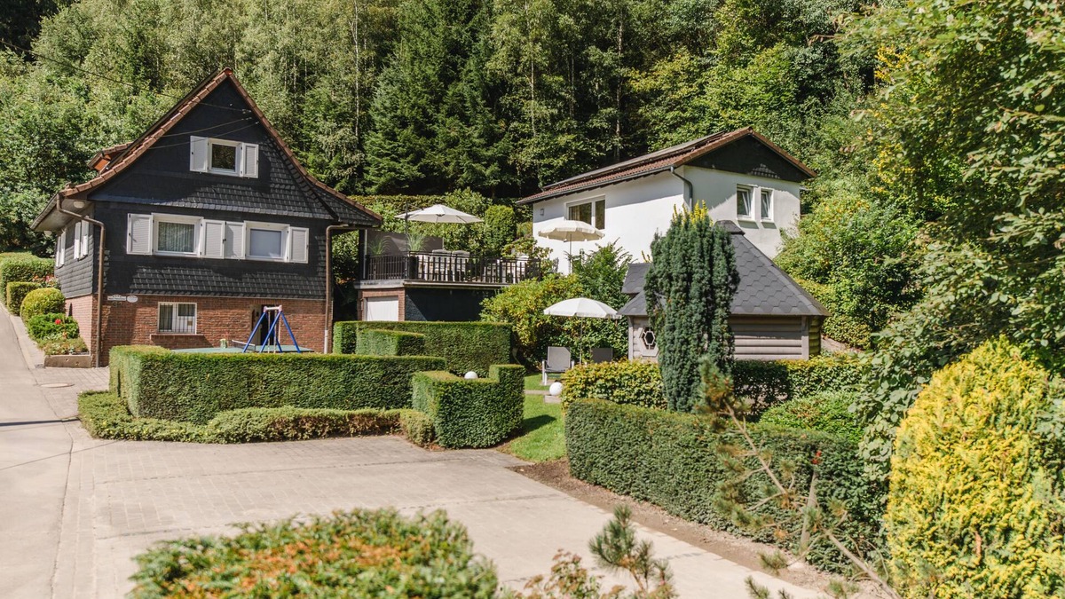 Eslohe House | Detached villa right on the edge in southern slopes with Aussensaunacota