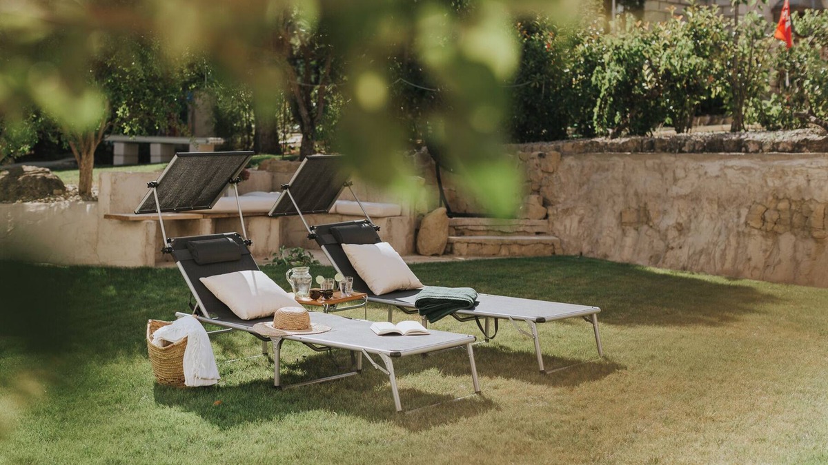 Brinas Villa | Detached villa in La Rioja Alta: garden and private parking, mini golf, jacuzzi.