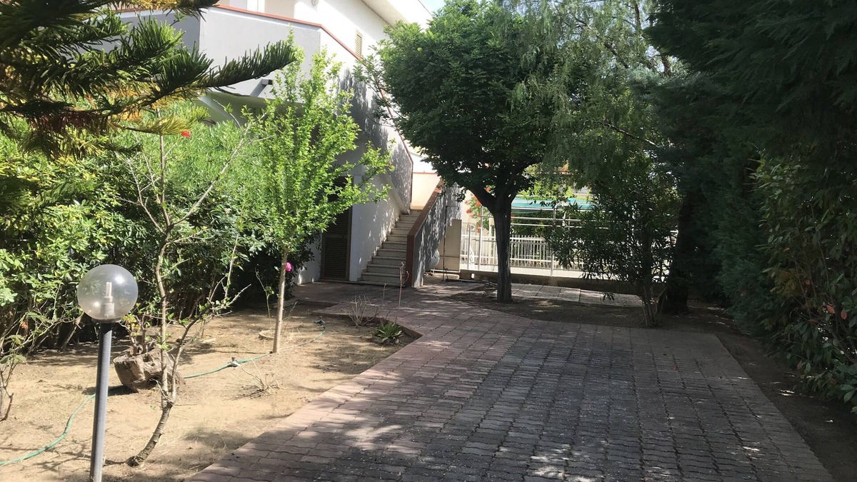 Villapiana Villa | Detached villa by the sea