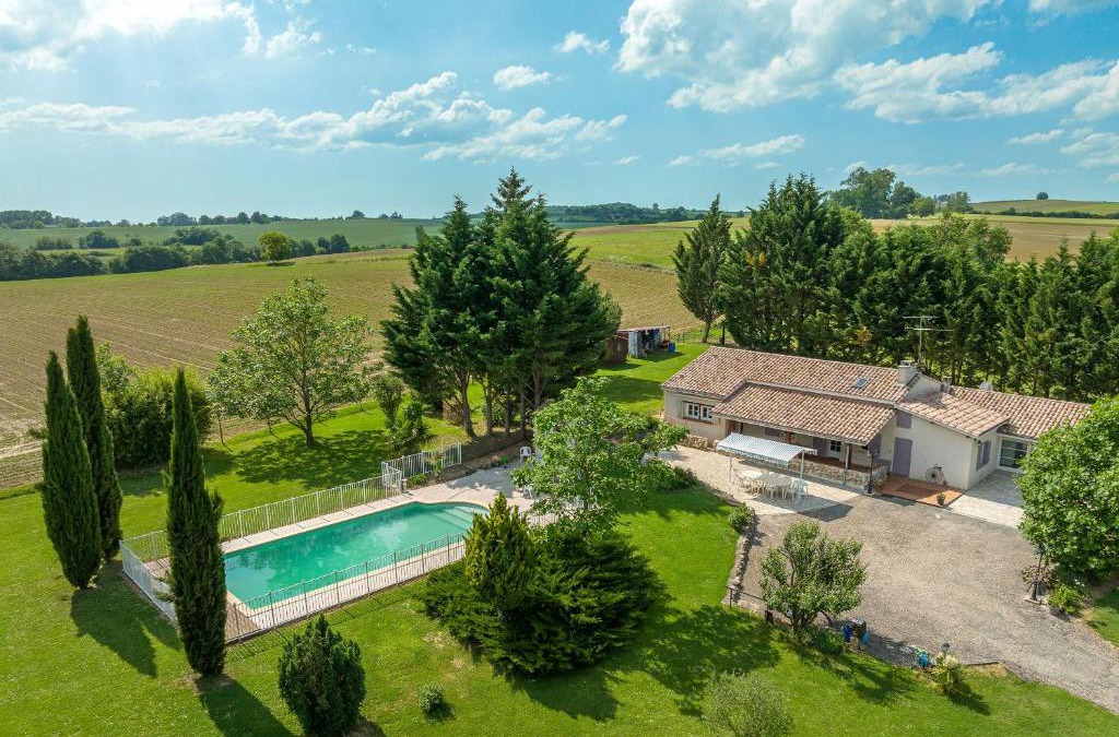 Saint-Colomb-de-Lauzun Bed & Breakfast | Detente au pays de Lauzun