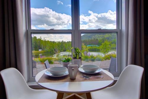 Saint-Brigitte-de-Laval House | Detente Nature bord de Lac #4 - Spa Sauna & Foyer