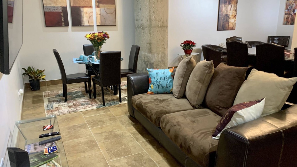 Detroit Condo | Detroit Luxury King Size Loft W/A lot of Amenities & Game Room (Near Downtown)