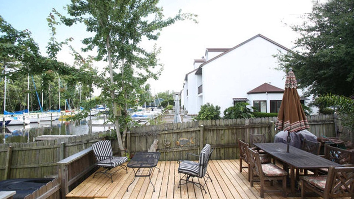 Mandeville House | Dew Drop By-You Condo