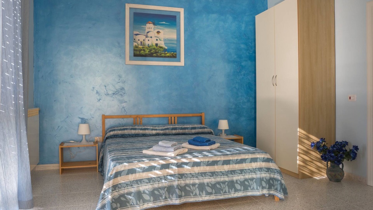 Rodio House | Di Bello House Blue Apartment