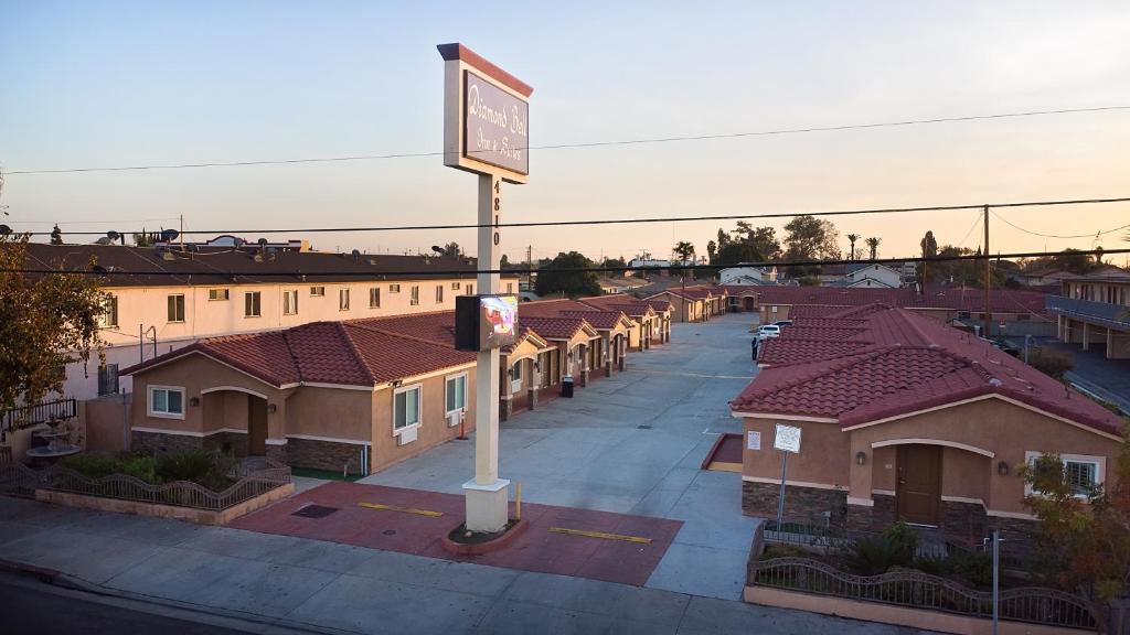 Bell Hotel | Diamond Bell Inn & Suites