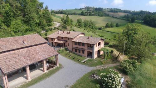 Piozzano House | Dietrocosta