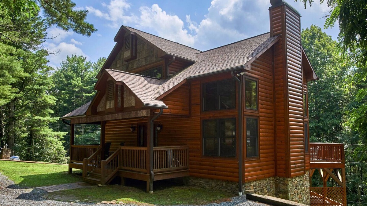 Boone Cabin | Dillard Cabin 2BR/2BA Cabin Near Blue Ridge Parkway