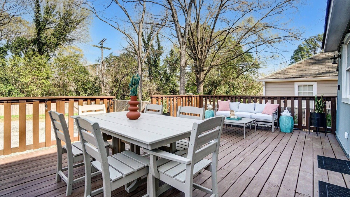 Dilworth House | Dilworth Cottage - Walk to Panthers Stadium and Uptown Attractions! Fire Pit, BBQ, & Pet Friendly!