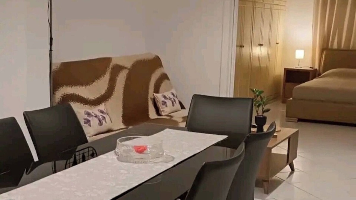 Nea Ionia Apartment | Dimitri's Cosy Home in Nea Ionia with wifi,a/c, kitchen and sunny yard