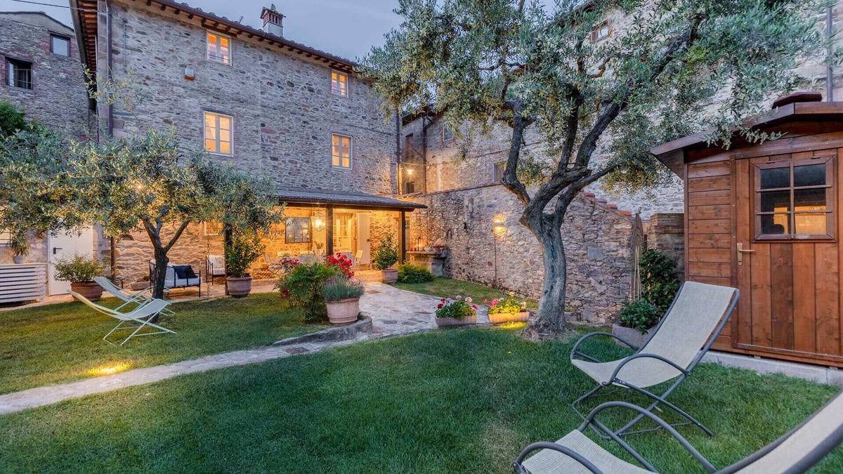 Sant'Andrea di Compito Villa | Dimora delle Camelie