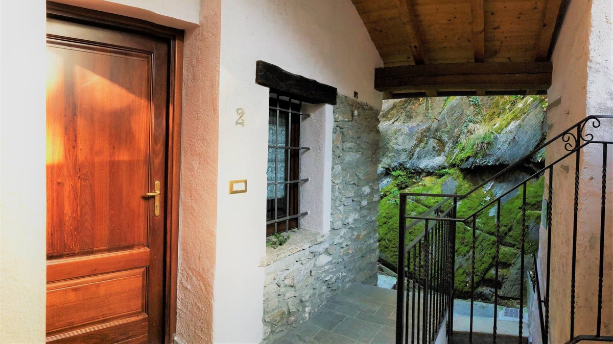 Bard Apartment | Dimora Gilles at the foot of the Bard Fortress in the Aosta Valley