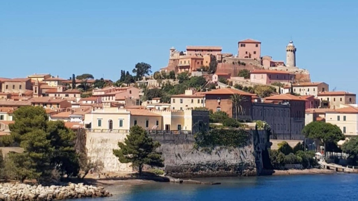 Portoferraio Old Town Villa | Dimora Le Fortezze along the Coast