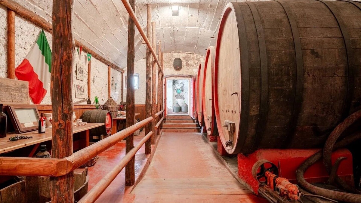 Madonna di Tirano House | Dimora Perla di Villa: Historic Wine Retreat & Cellar Tour near Bernina Express