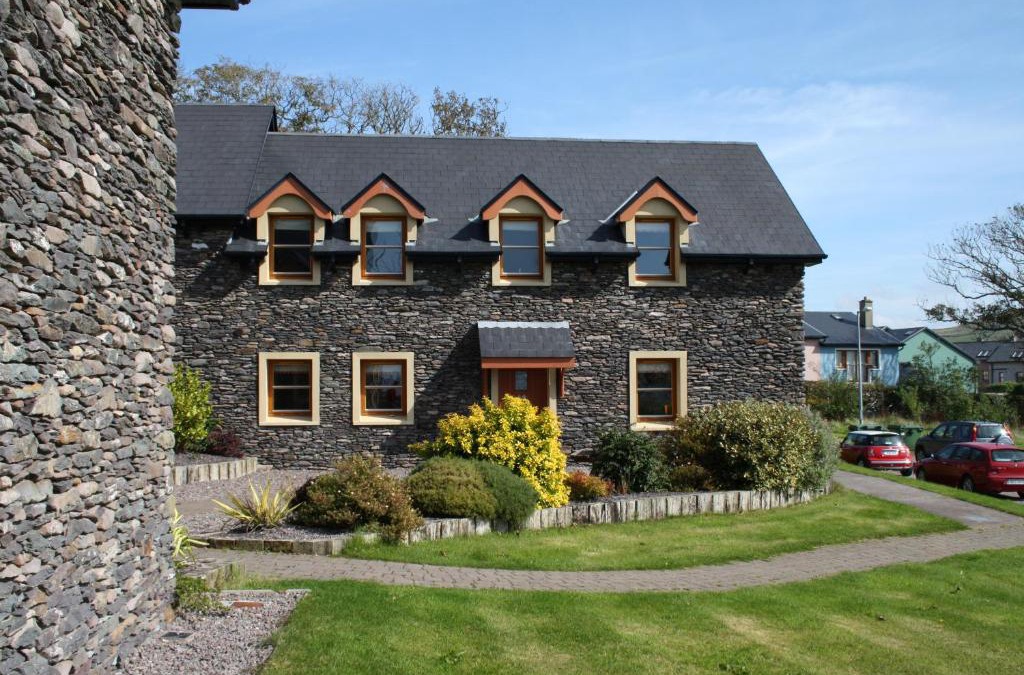 Dingle House | Dingle Courtyard 2 Bed (Sleeping 6)