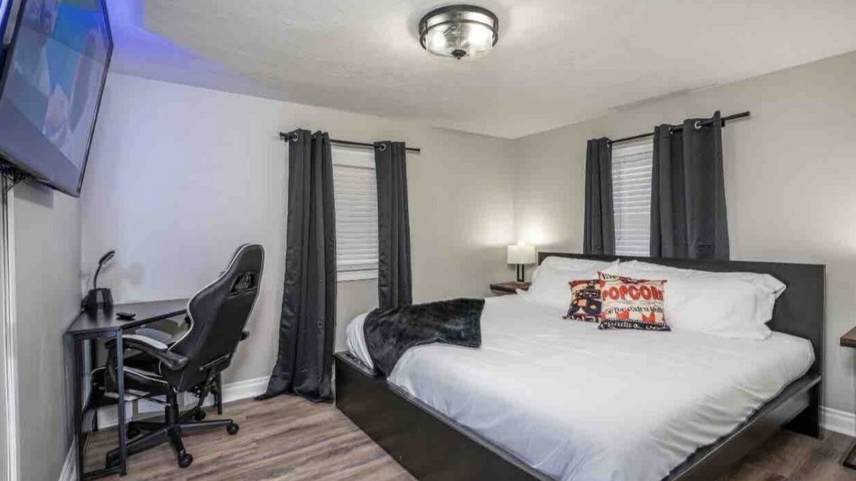 Lansing House | Dinner and a Movie | 2 BR & 1 BA | Lansing Home