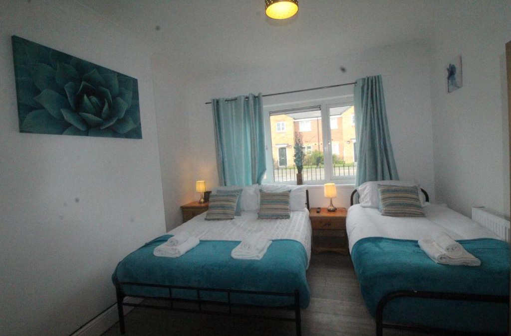 Dinnington House | Dinnington House Dinnington by Smart Corporate Stays