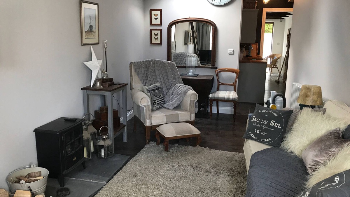 Cooden Cottage | Dippy cottage - a perfect romantic escape, offering private luxury to indulge in