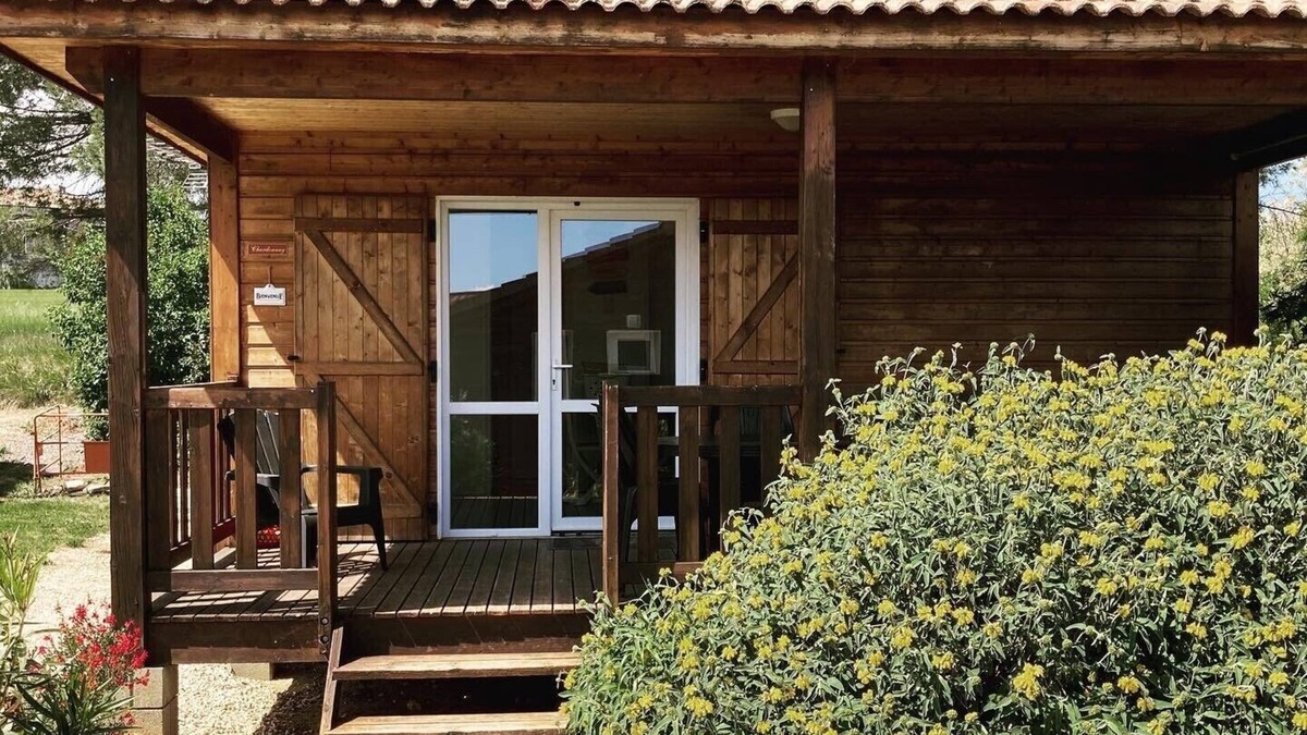 Ruoms Ski Chalet | Direct access Via Ardèche, chalet with all comforts, swimming pool, air conditioning