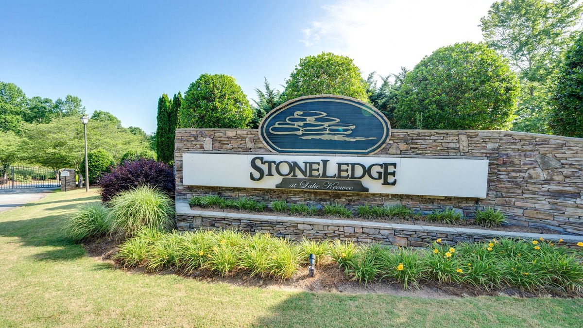 Saxony Forest House | Direct Lakefront on Lake Keowee Remodeled 2019
